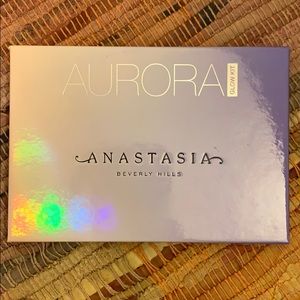 Anastasia Beverly Hills aurora glow kit